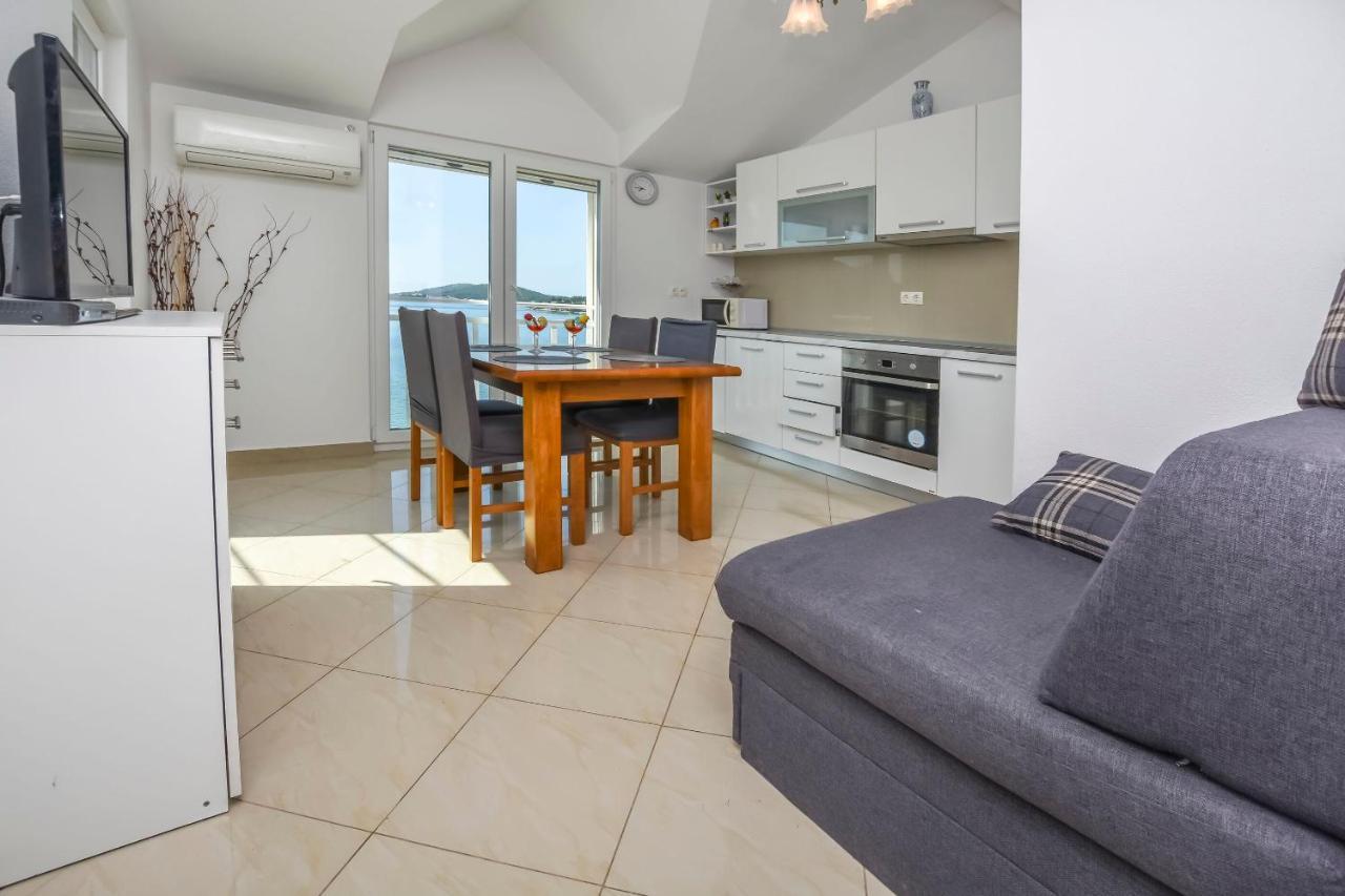 Apartments Silvana Rogoznica  Bagian luar foto