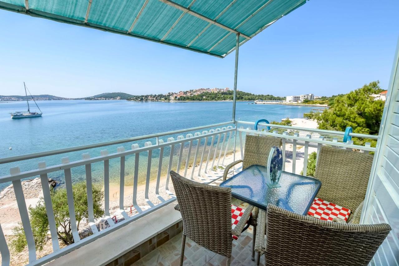 Apartments Silvana Rogoznica  Bagian luar foto