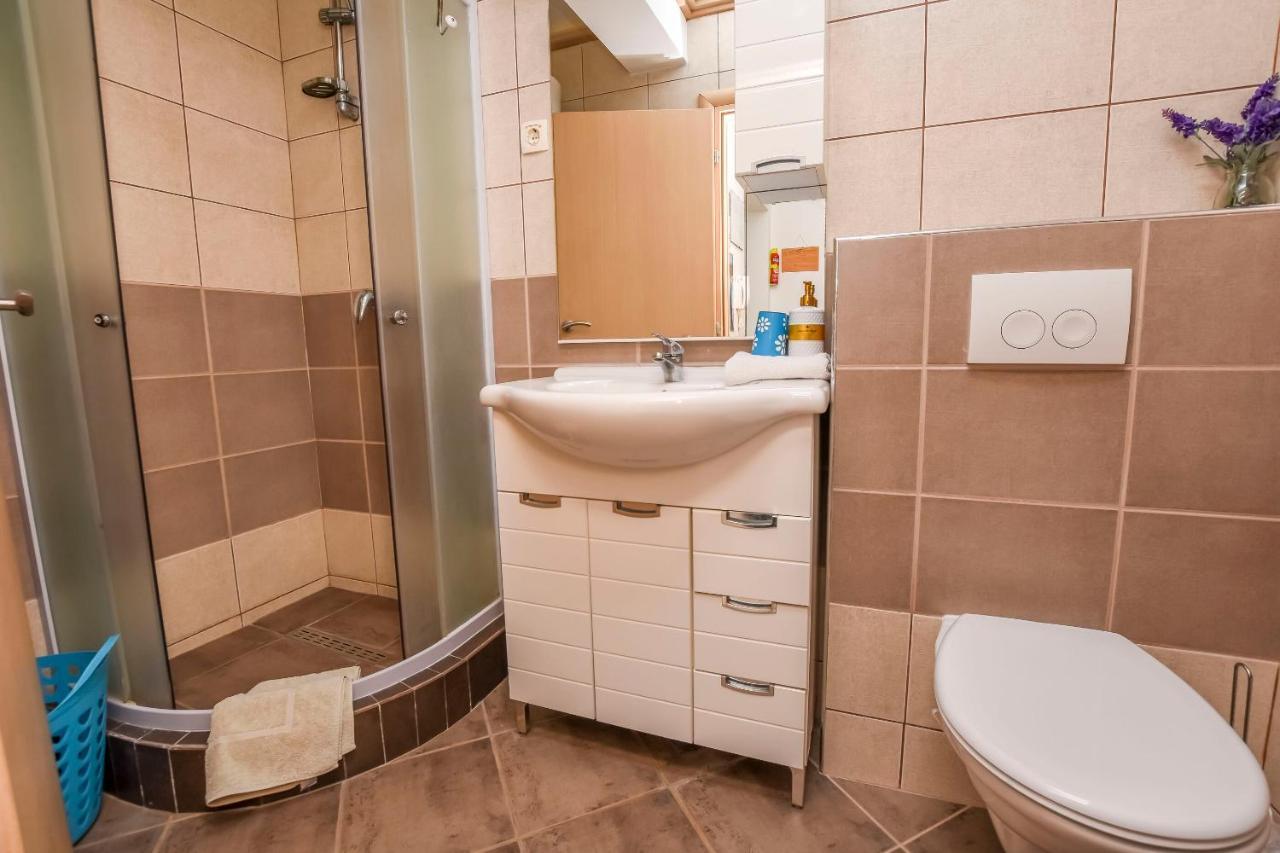 Apartments Silvana Rogoznica  Bagian luar foto