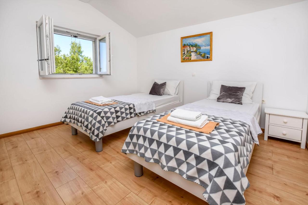 Apartments Silvana Rogoznica  Bagian luar foto