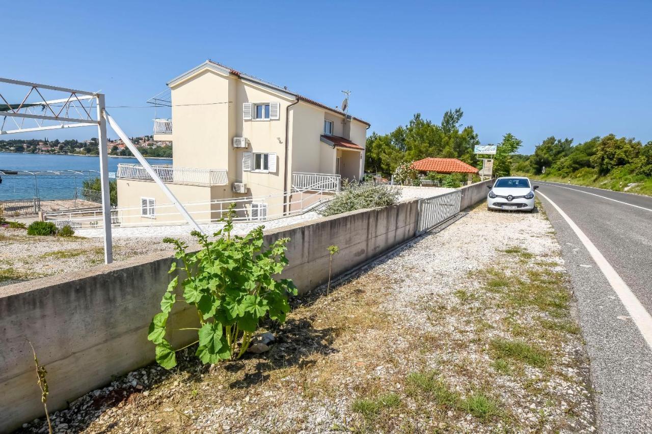 Apartments Silvana Rogoznica  Bagian luar foto