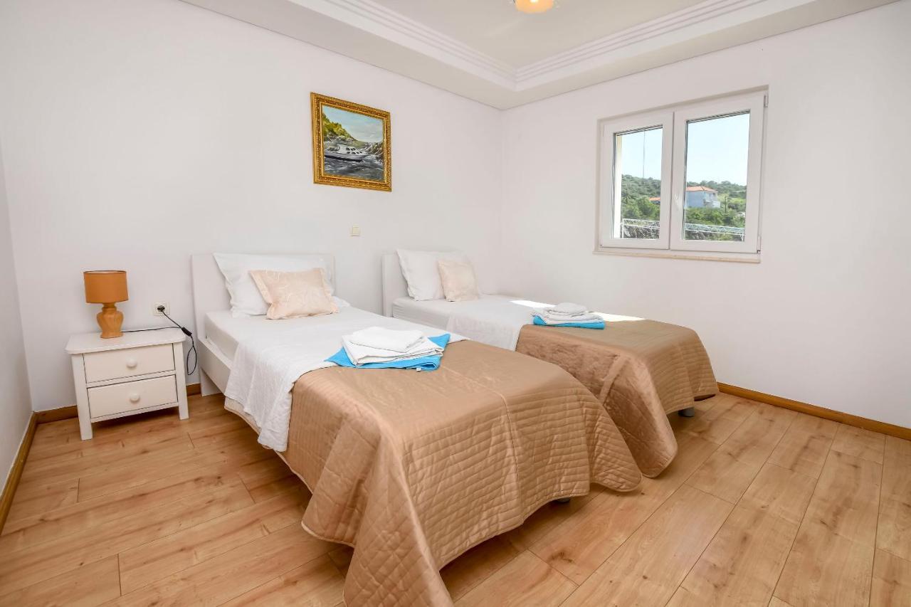 Apartments Silvana Rogoznica  Bagian luar foto