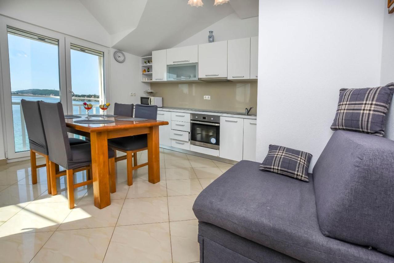 Apartments Silvana Rogoznica  Bagian luar foto