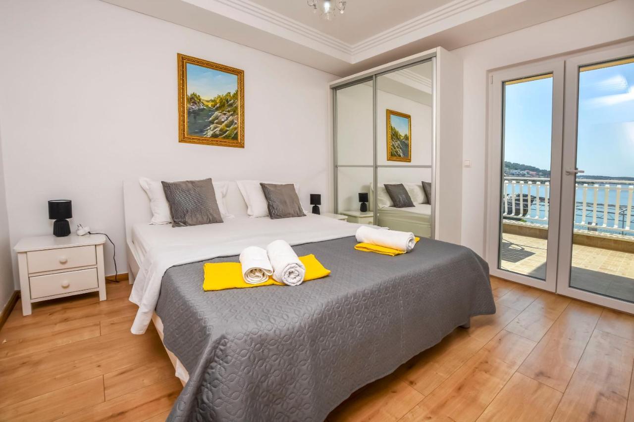 Apartments Silvana Rogoznica  Bagian luar foto