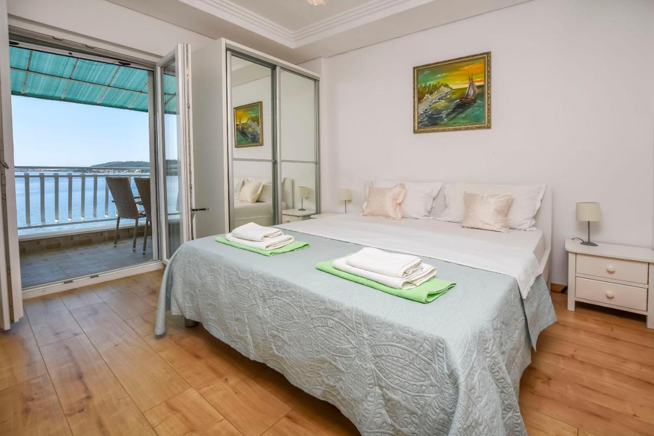 Apartments Silvana Rogoznica  Bagian luar foto